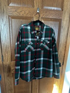 DIXXON Green and Red Plaid Button-Down Shirt Men’s size large